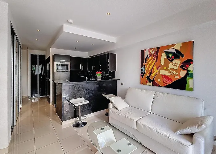 Agence Henri Camille - Bosquets - Studio Close To Center With Terrace